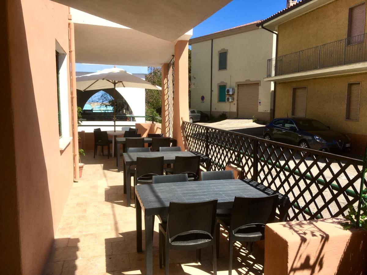 B&B De Janas La Caletta Zewnętrze zdjęcie