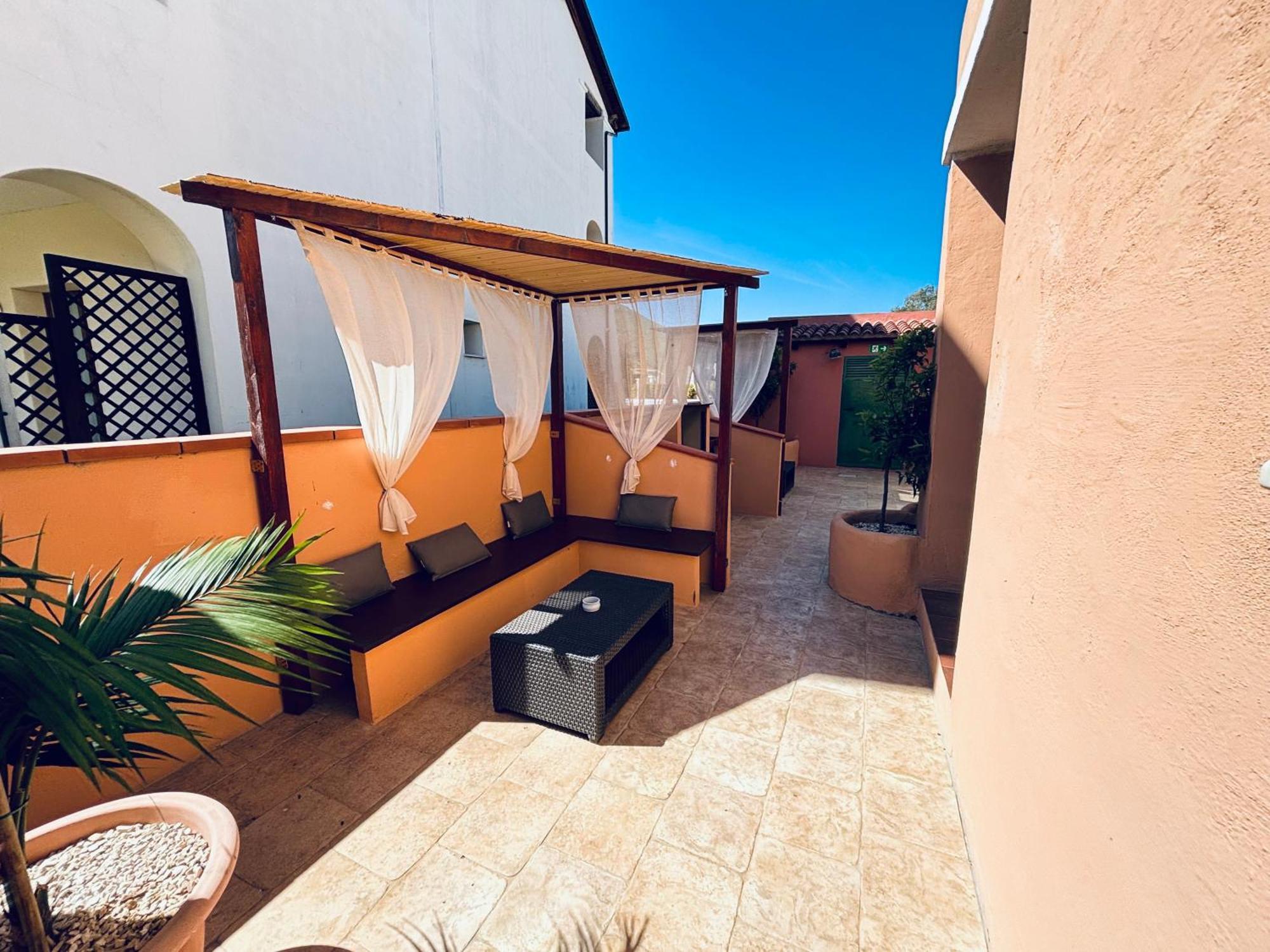 B&B De Janas La Caletta Zewnętrze zdjęcie