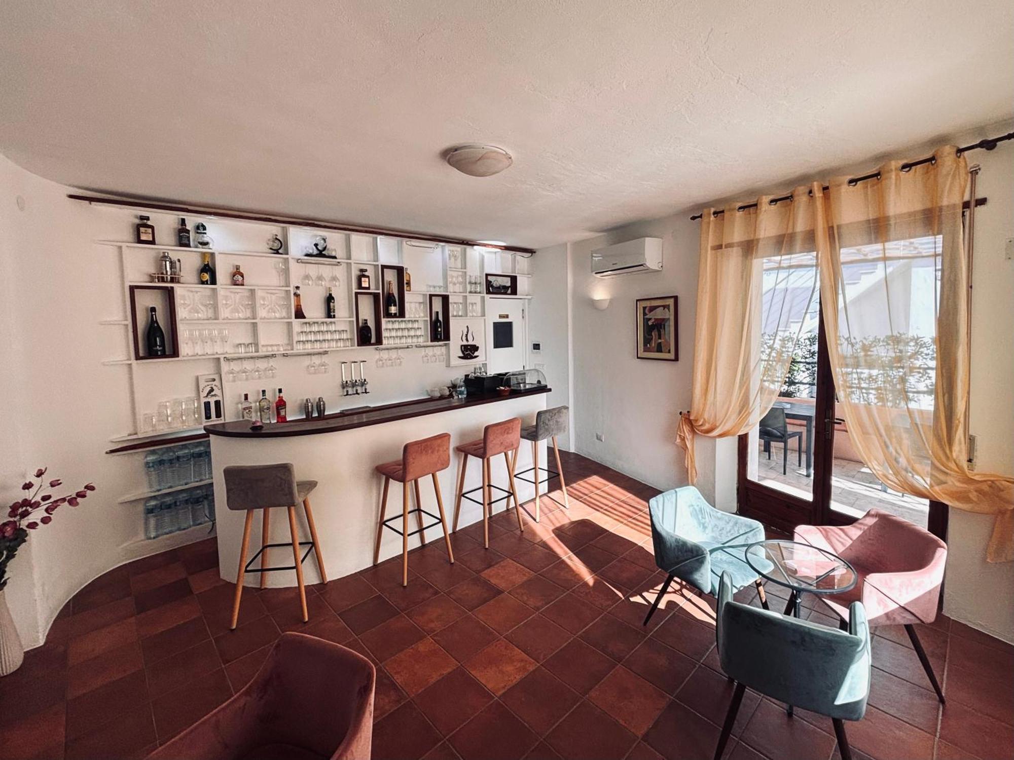 B&B De Janas La Caletta Zewnętrze zdjęcie